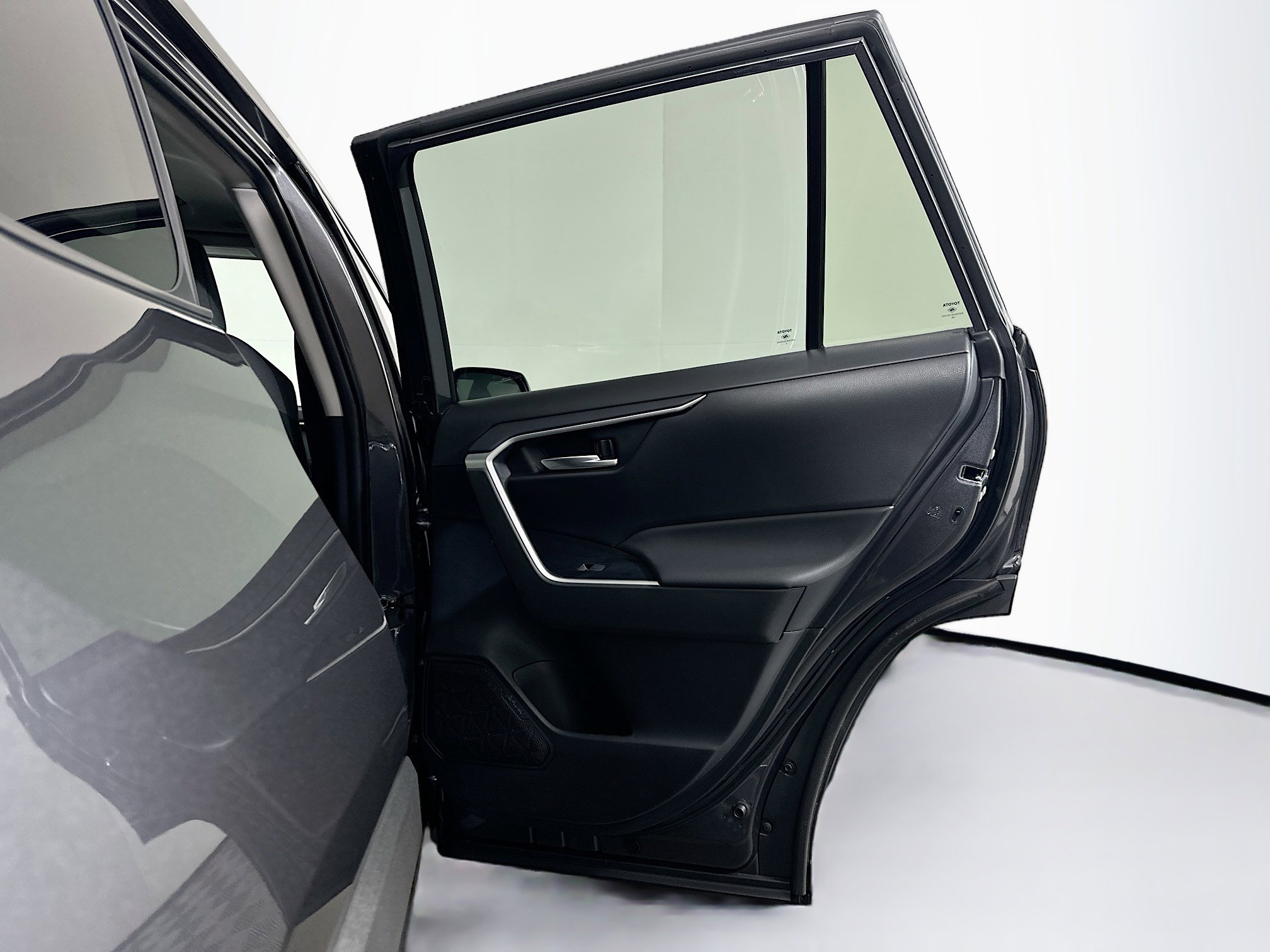 Used 2025 Toyota RAV4 XLE w/ Convenience Package image 32