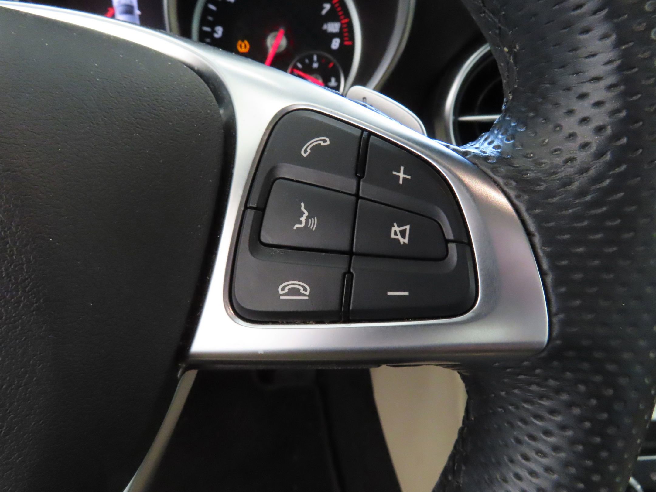 Used 2020 Mercedes-Benz SLC 300 w/ Premium Package image 14