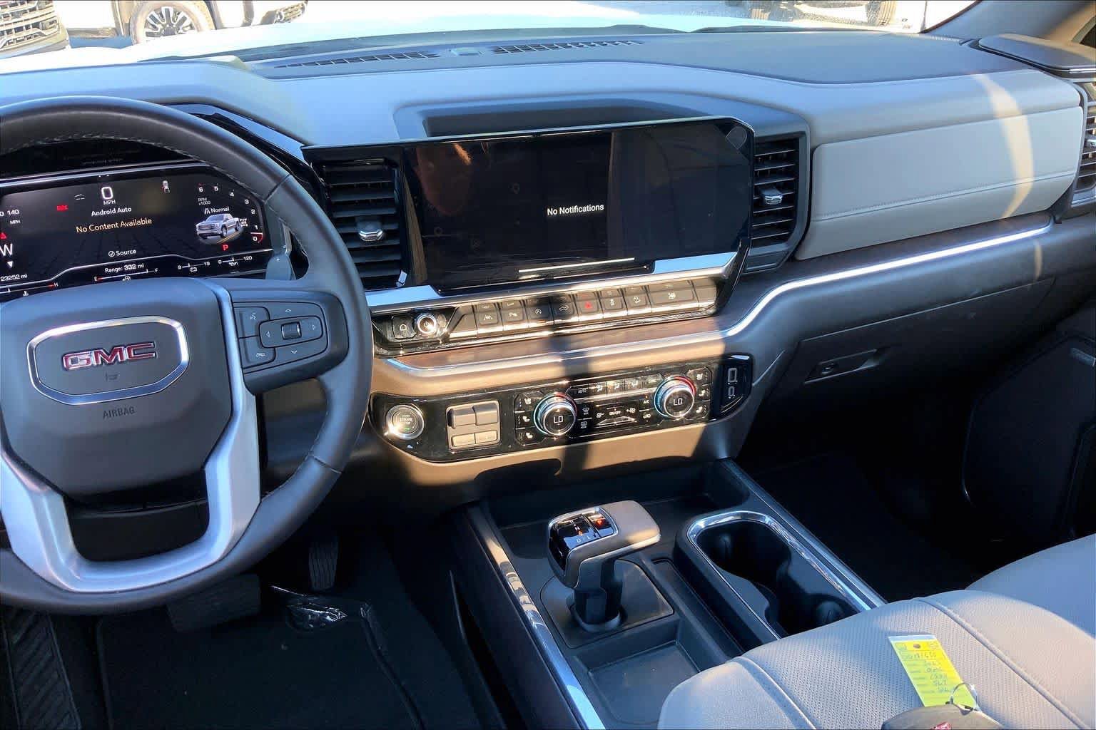 Used 2025 GMC Sierra 1500 SLT w/ SLT Premium Plus Package AWD/4WD image 7