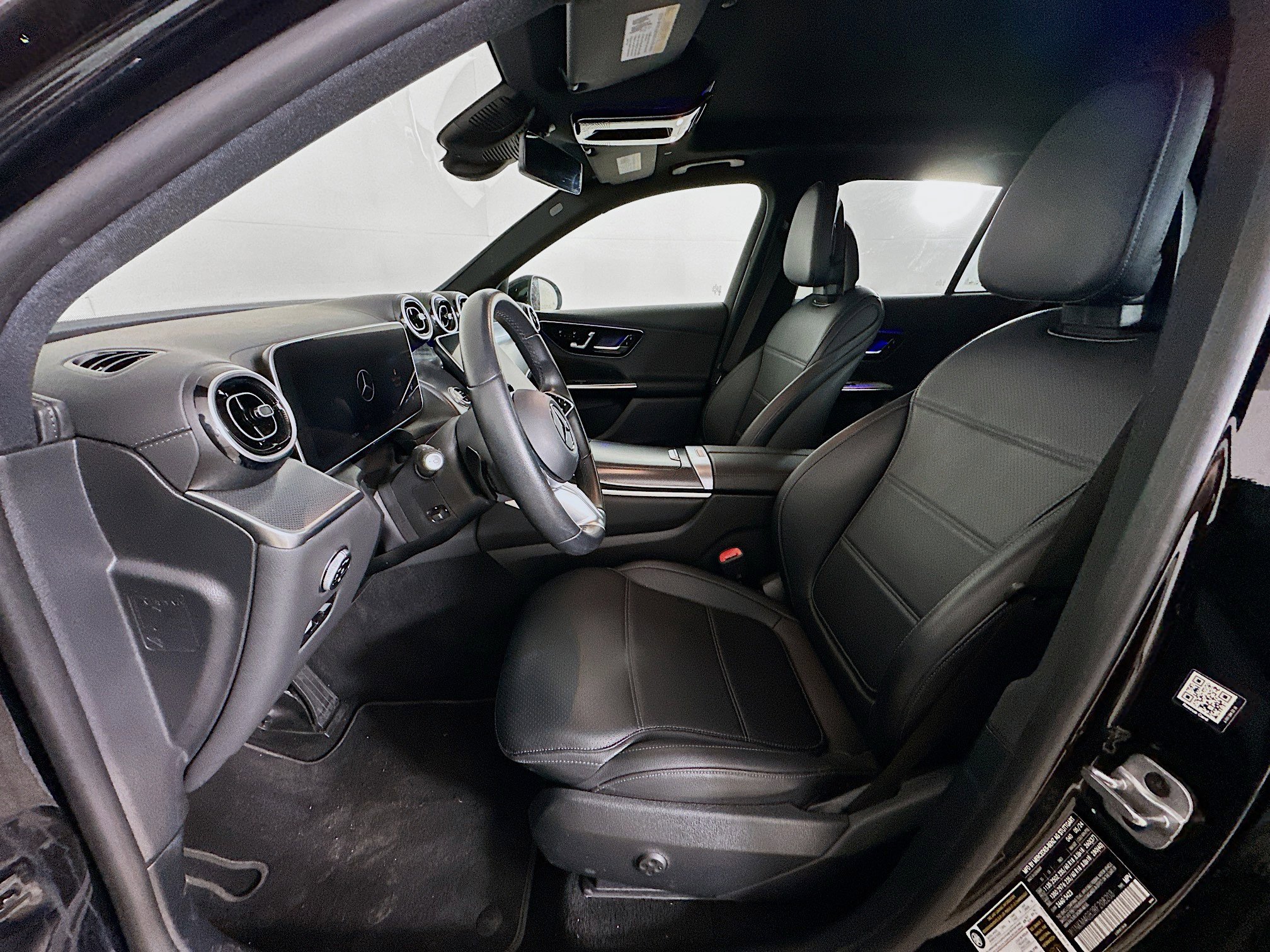 Used 2024 Mercedes-Benz GLC 300 image 13