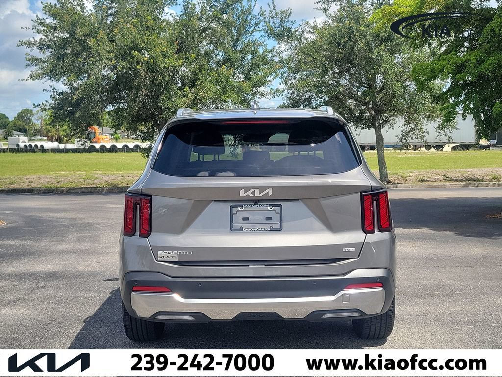 Certified 2026 Kia Sorento EX FWD image 5