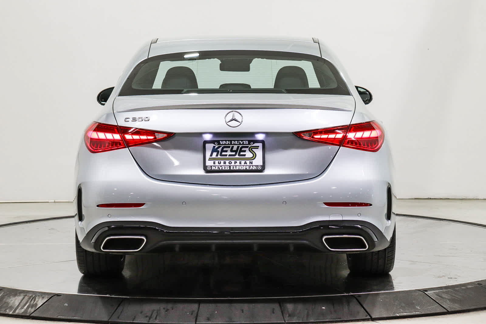 Used 2023 Mercedes-Benz C 300 Sedan image 5