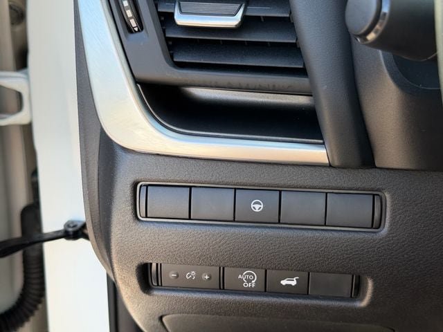 Used 2023 Nissan Rogue SV w/ SV Premium B Package FWD image 30