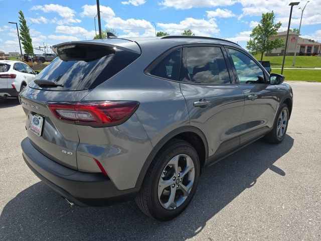 Used 2025 Ford Escape ST-Line AWD/4WD image 5