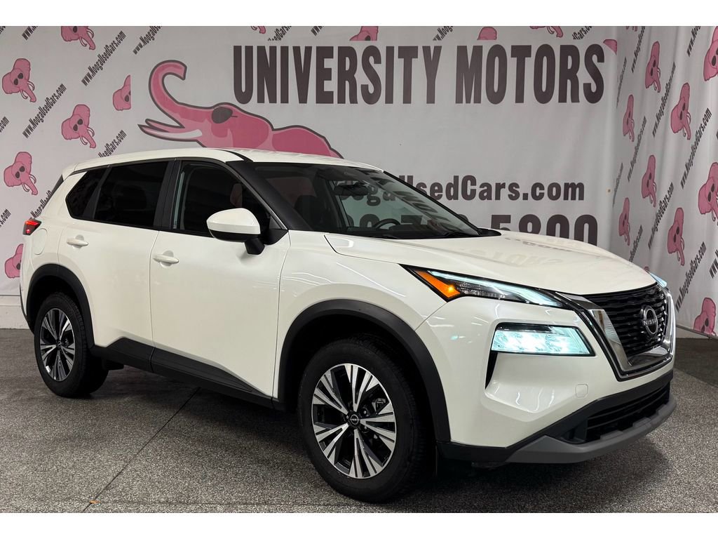Used 2023 Nissan Rogue SV image 3