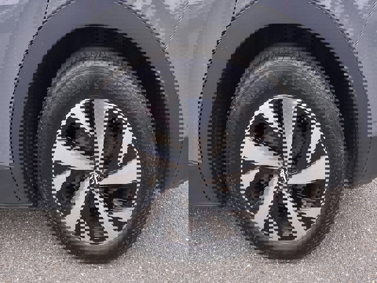 Used 2023 Volkswagen ID.4 Pro image 10