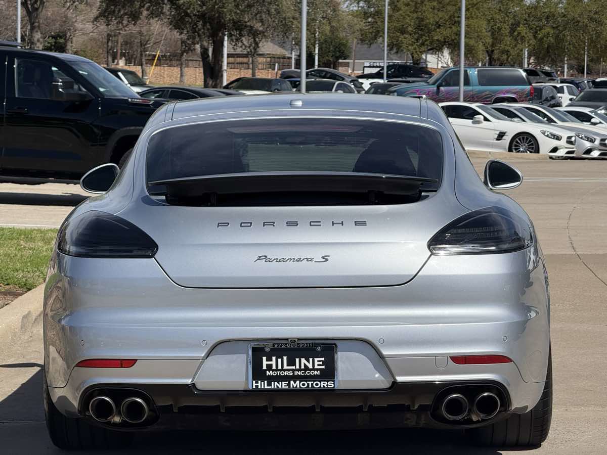 Used 2015 Porsche Panamera S image 8