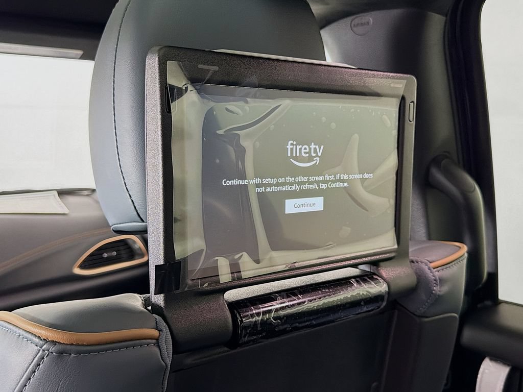 New 2027 Chrysler Pacifica Pinnacle w/ Theater Group AWD/4WD image 27