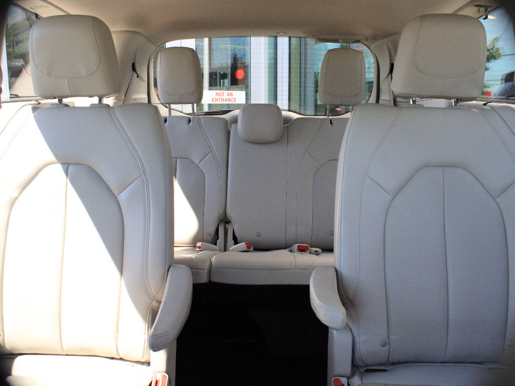 Certified 2021 Chrysler Pacifica Touring-L w/ Premium & Safety Sphere Group FWD image 31