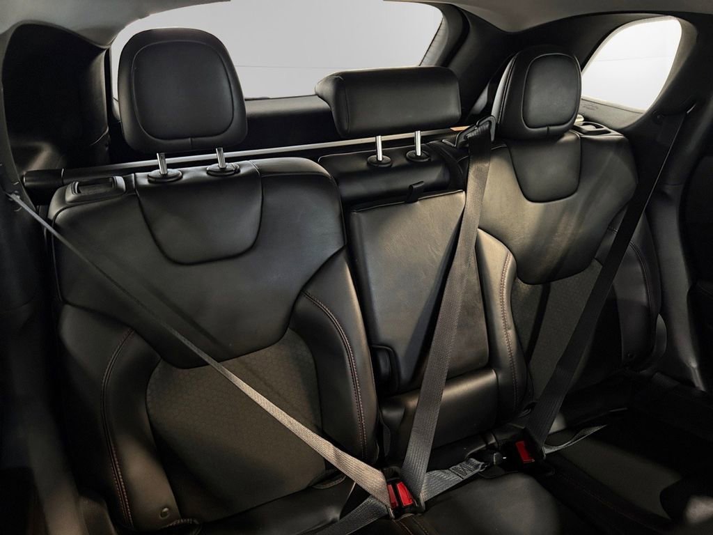 Used 2019 Jeep Cherokee Trailhawk w/ Comfort & Convenience Group image 19
