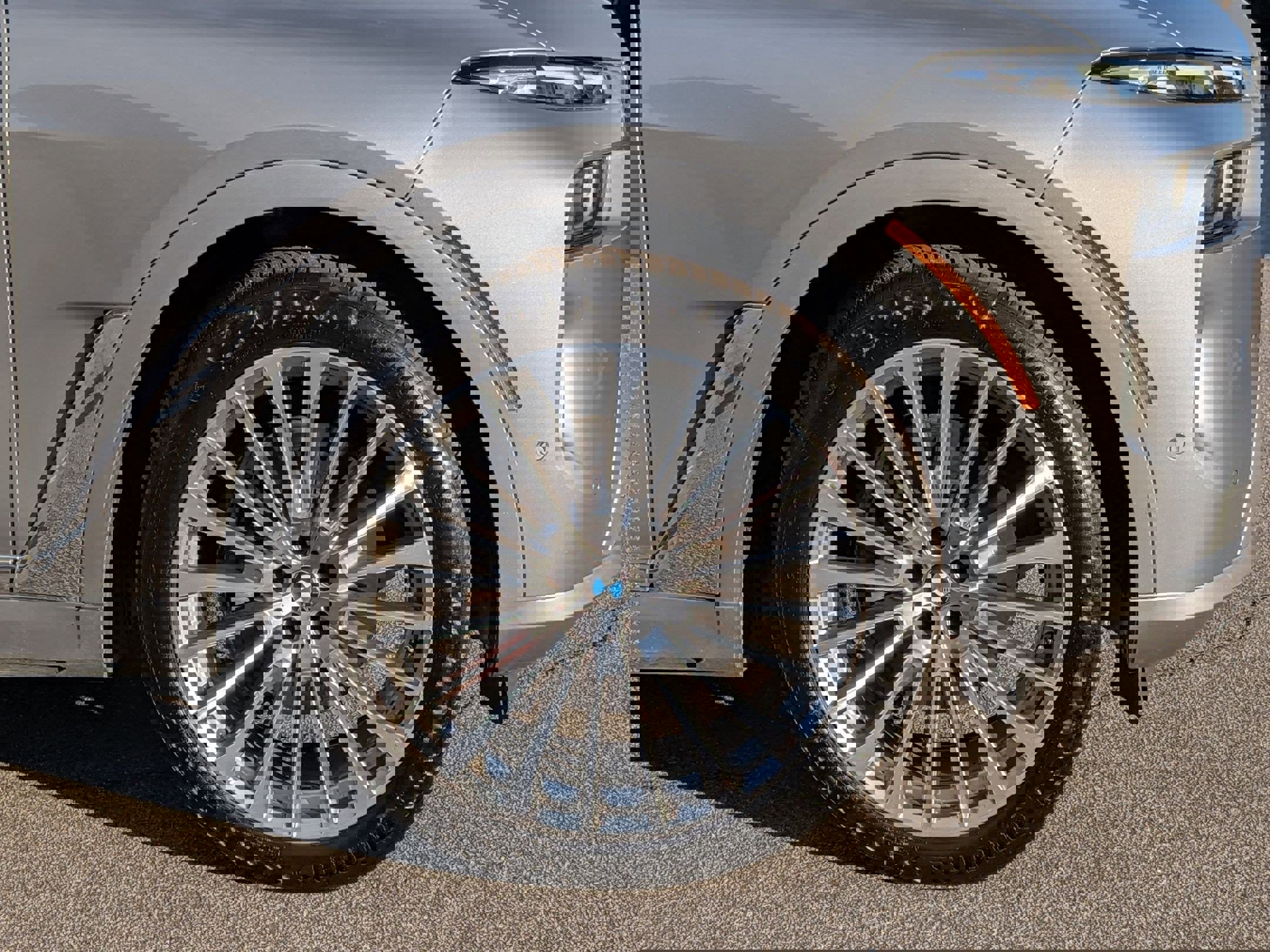 Used 2025 BMW X7 xDrive40i w/ Premium Package image 10