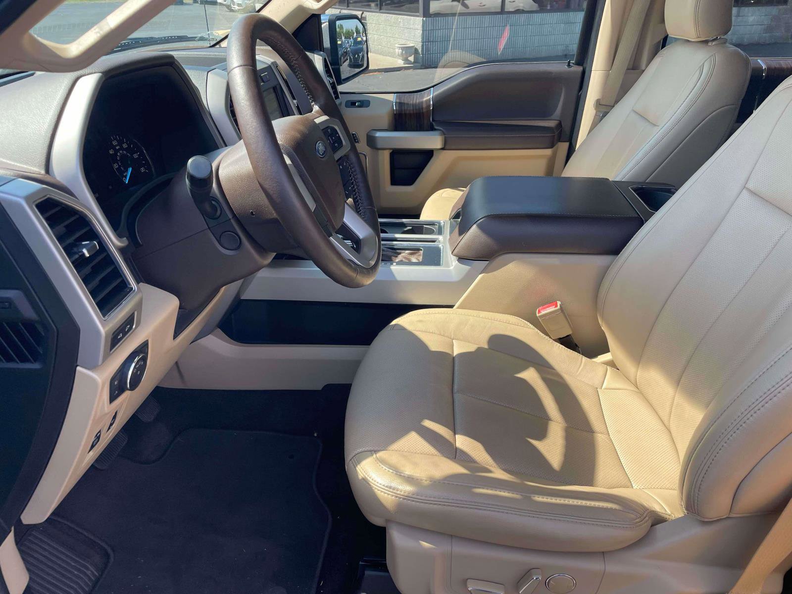 Used 2018 Ford F150 Lariat w/ Equipment Group 502A Luxury RWD image 5