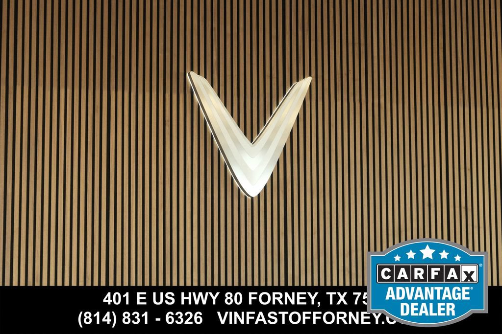 Used 2008 Cadillac DTS FWD image 1