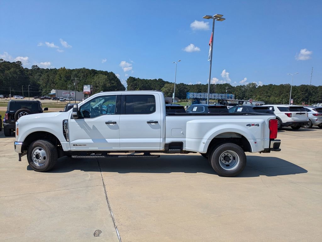 Used 2024 Ford F350 XLT AWD/4WD image 5