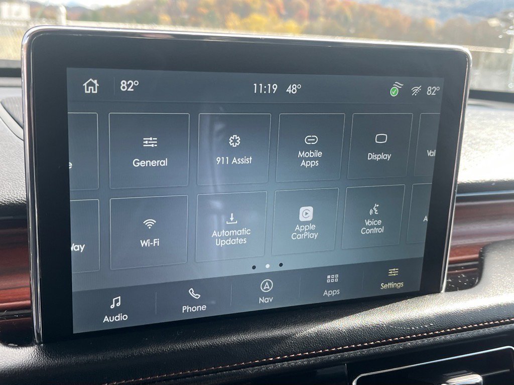 Used 2022 Lincoln Aviator Reserve w/ Equipment Group 201A image 13