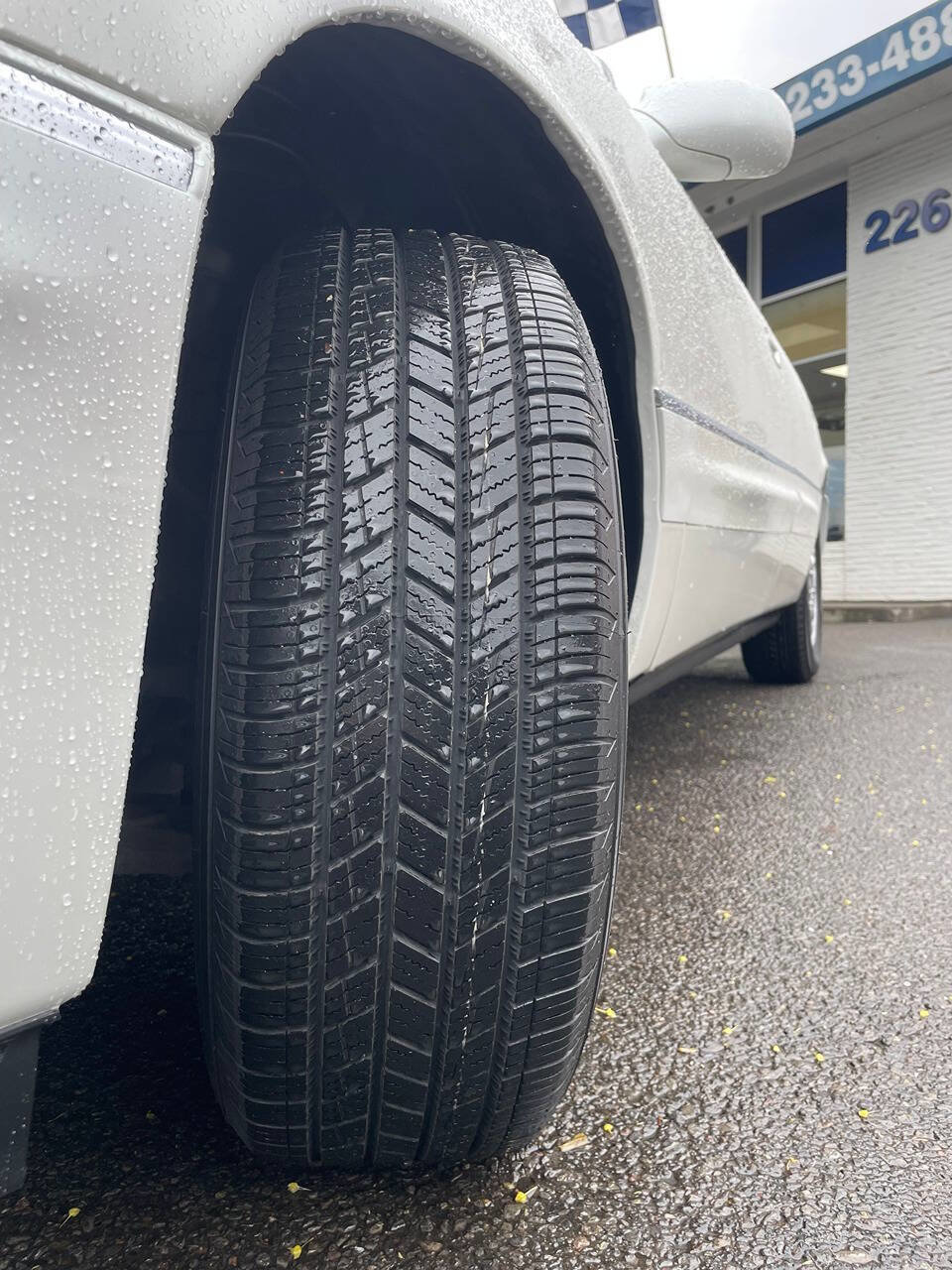 Used 2000 Buick Park Avenue Ultra w/ Gran Touring Pkg image 10