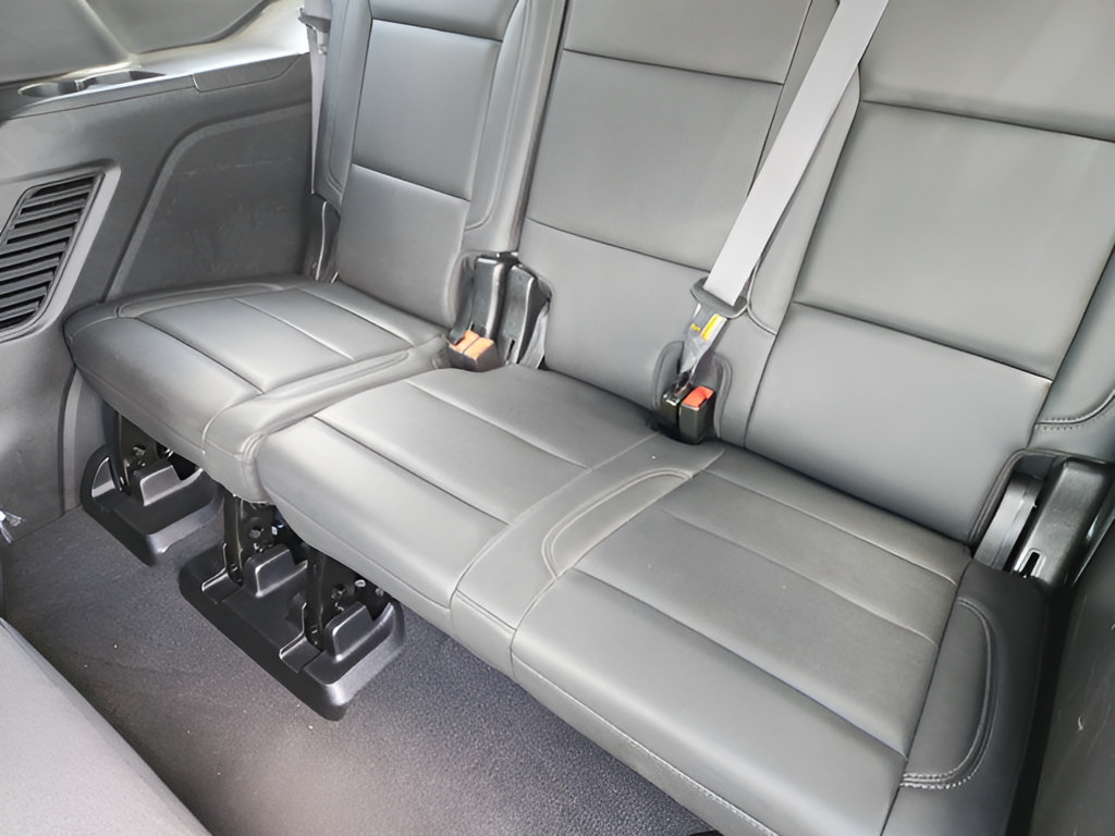 Used 2024 Chevrolet Tahoe Z71 w/ Luxury Package AWD/4WD image 37