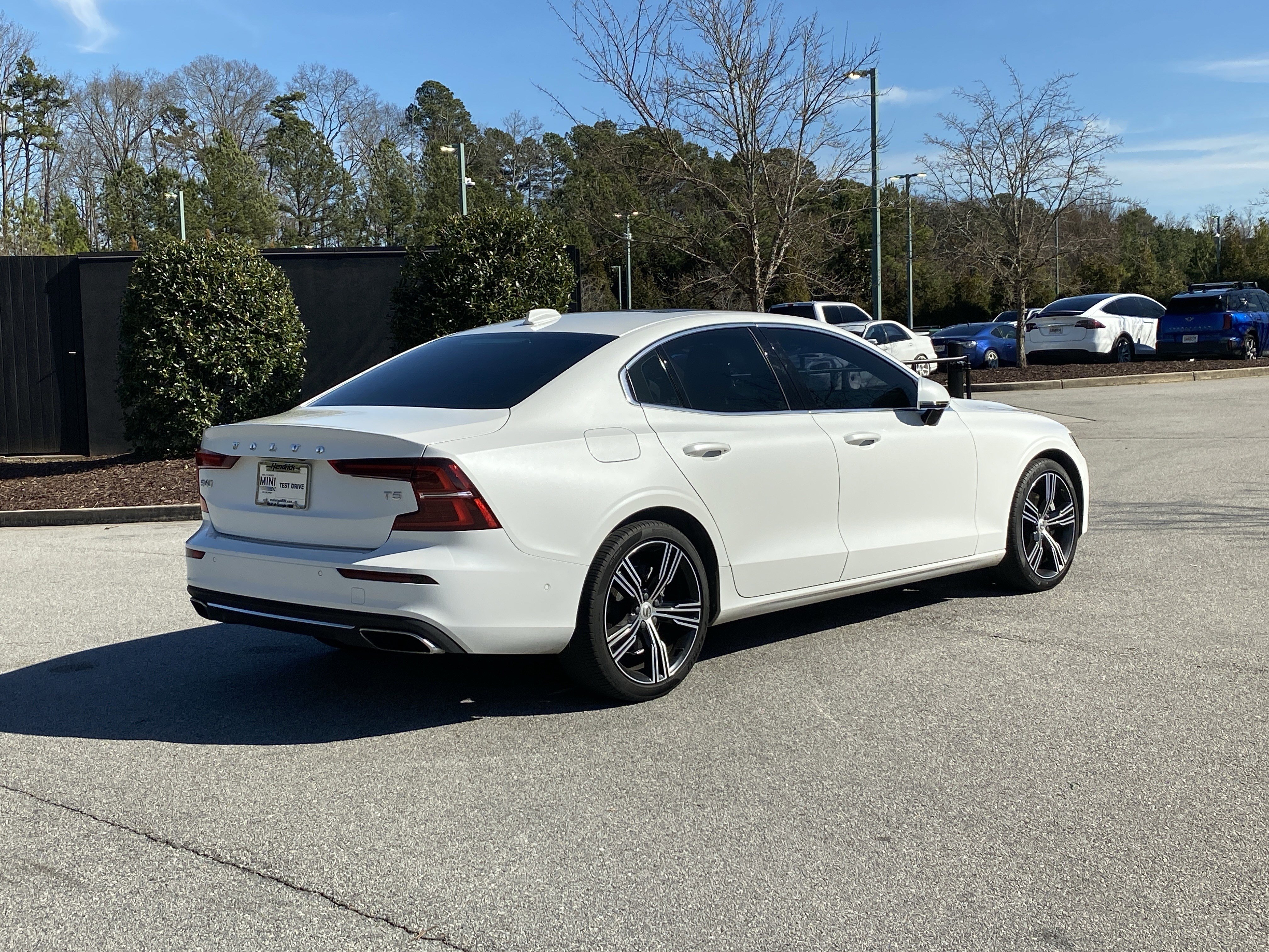 Used 2021 Volvo S60 T5 Inscription w/ Advanced Package image 3