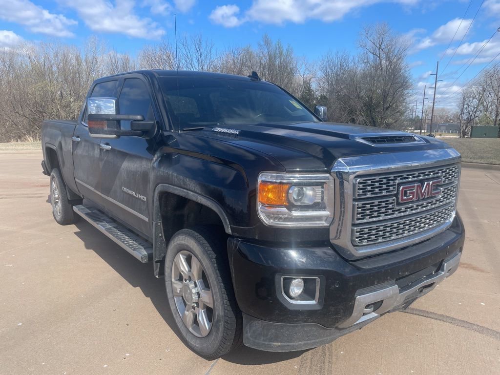Used 2018 GMC Sierra 2500 Denali w/ Duramax Plus Package image 2