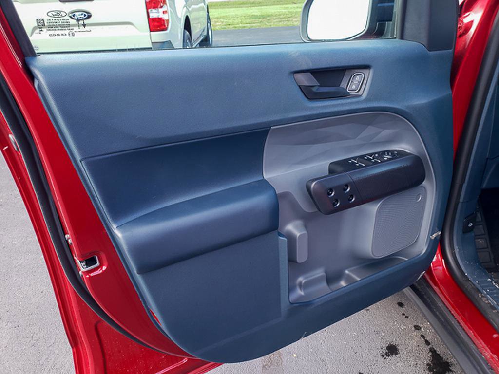 New 2025 Ford Maverick XLT w/ XLT Luxury Package image 6