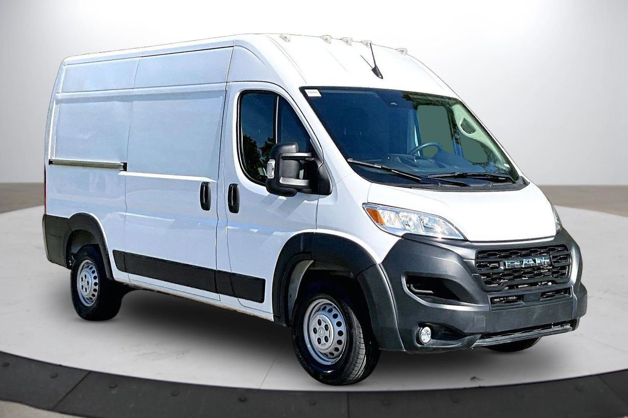 Used 2025 RAM ProMaster 2500 w/ Convenience Group FWD image 2