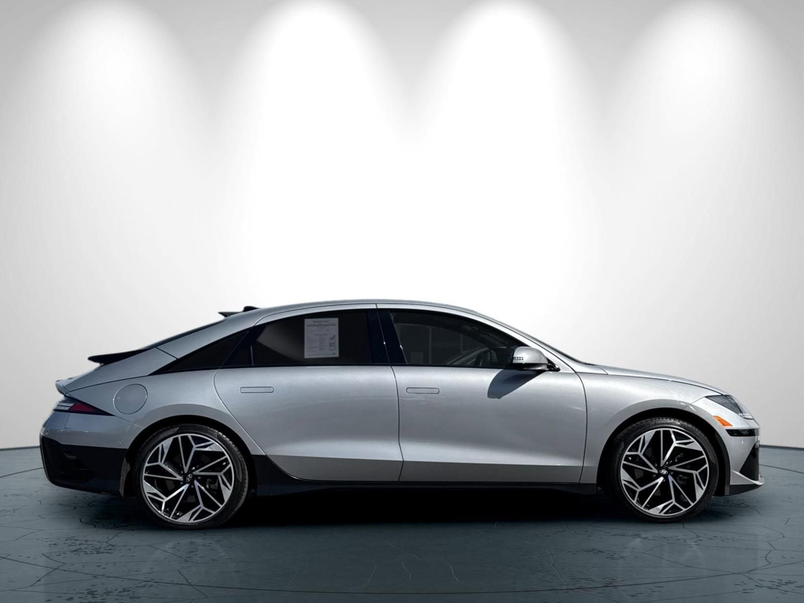 Used 2024 Hyundai Ioniq 6 Limited image 3