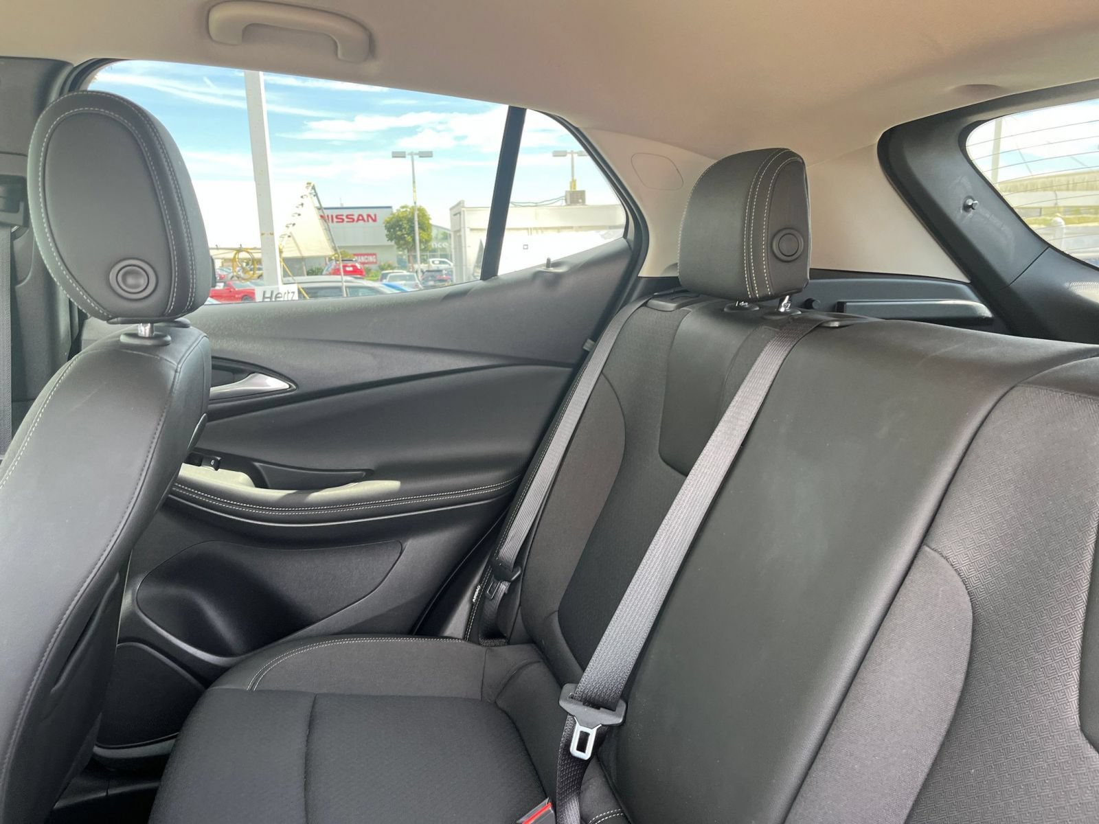 Used 2025 Buick Encore GX Preferred AWD/4WD image 40