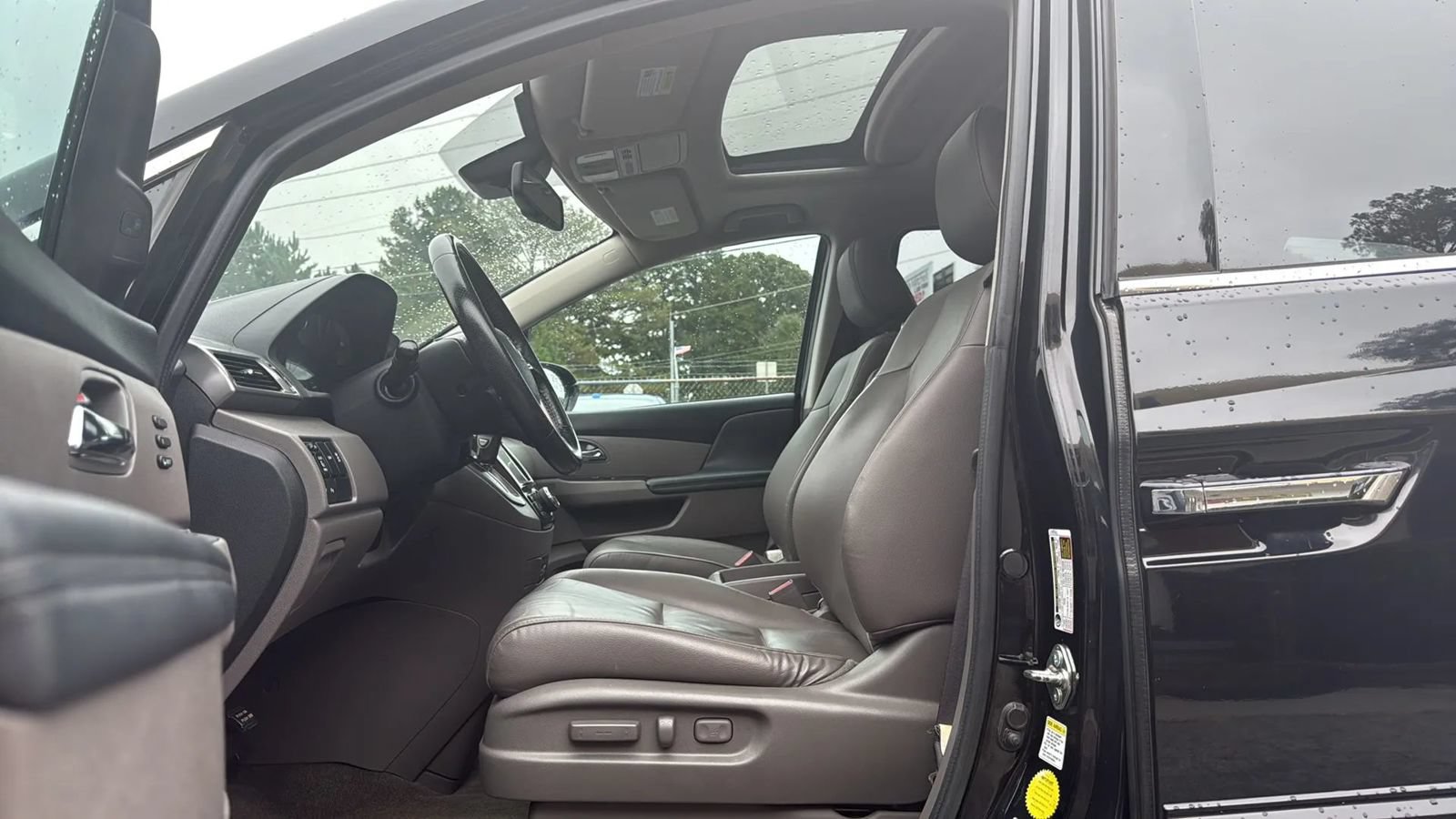 Used 2014 Honda Odyssey Touring Elite image 10