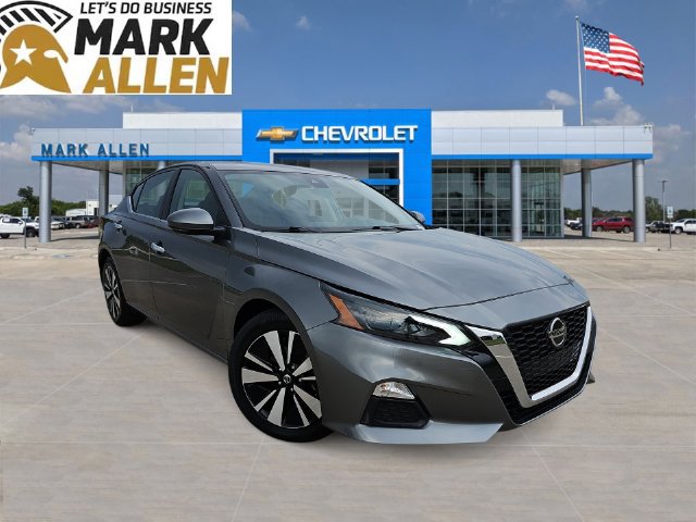 Used 2021 Nissan Altima 2.5 SV w/ SV Premium Package