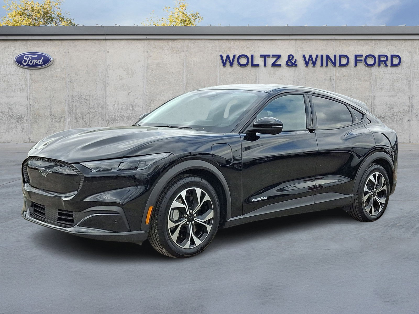 Used 2025 Ford Mustang Mach-E Select w/ Comfort Package Lite AWD/4WD image 3