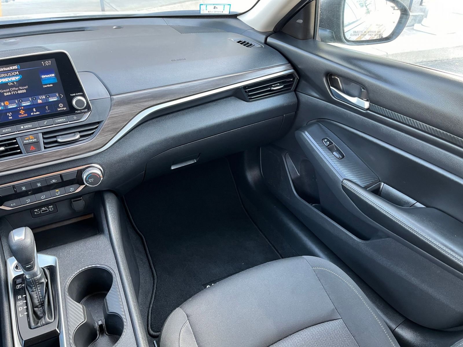 Used 2025 Nissan Altima 2.5 SV image 31