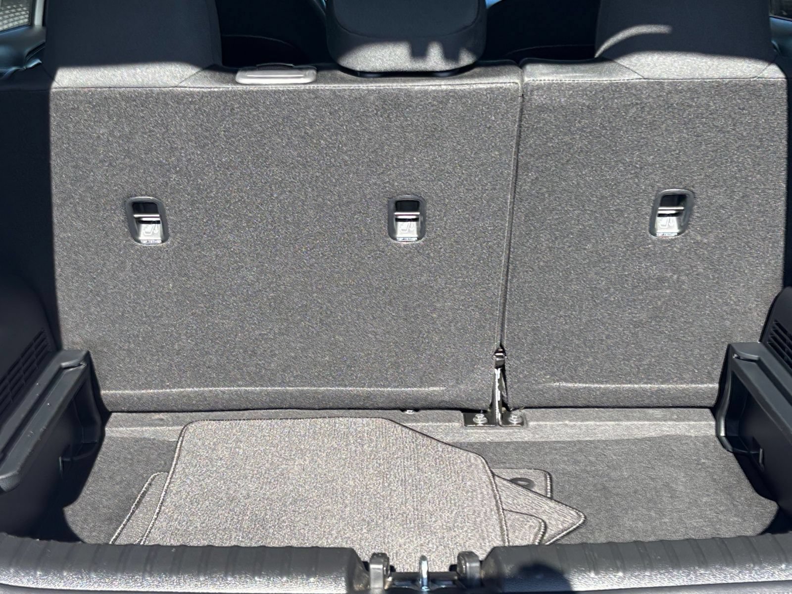 Used 2025 Kia Soul LX w/ LX Technology Package FWD image 31