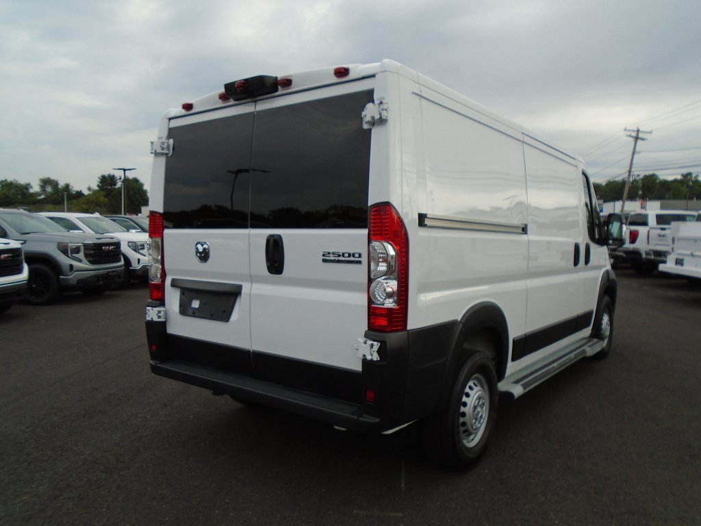 Used 2025 RAM ProMaster 2500 w/ U-Haul Equipment Group FWD image 3