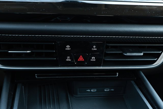 Used 2025 Volkswagen Atlas SE w/ Black Wheel Package FWD image 17
