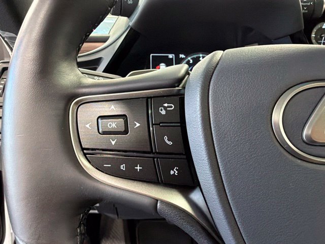 Used 2025 Lexus ES 300h w/ Technology Package FWD image 15