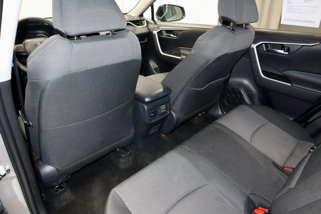 Used 2025 Toyota RAV4 XLE image 20