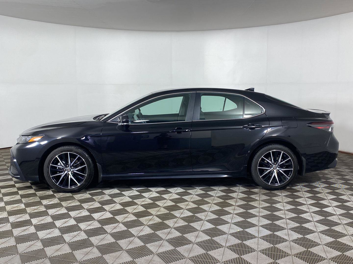 Used 2024 Toyota Camry SE w/ Cold Weather Package AWD/4WD image 26