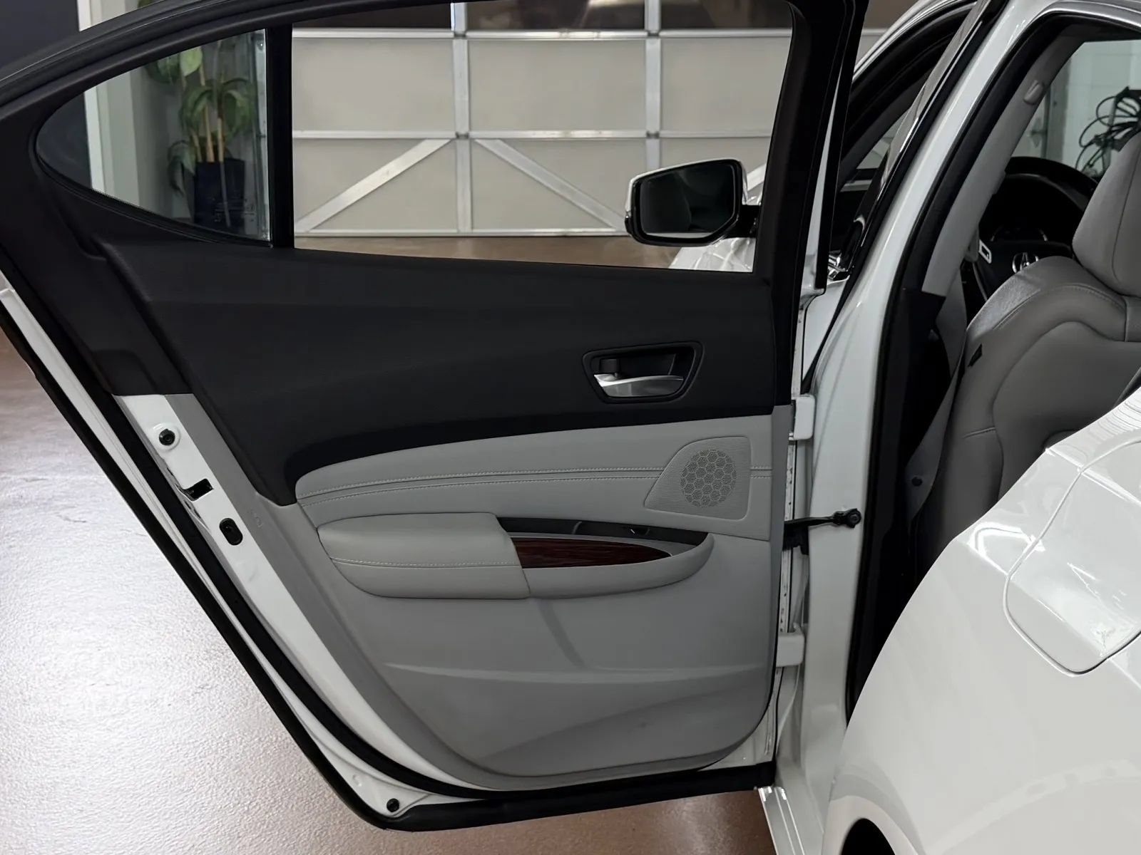 Used 2015 Acura TLX w/ Advance Package FWD image 31