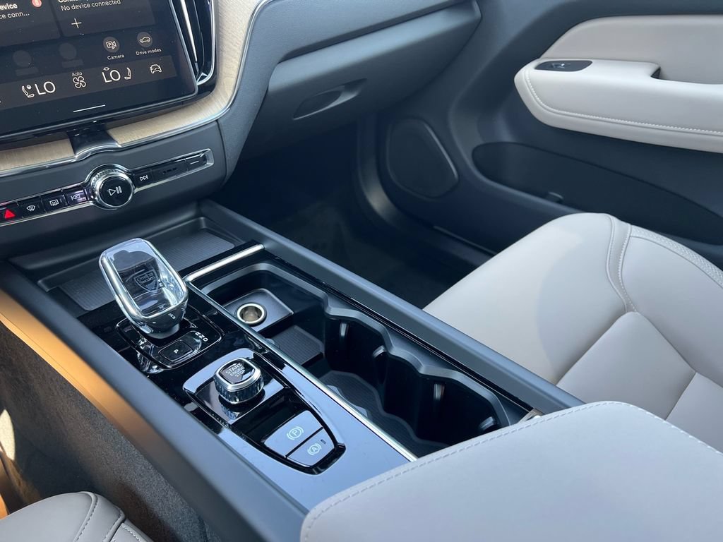 New 2026 Volvo XC60 T8 Plus w/ Protection Package Premier AWD/4WD image 18