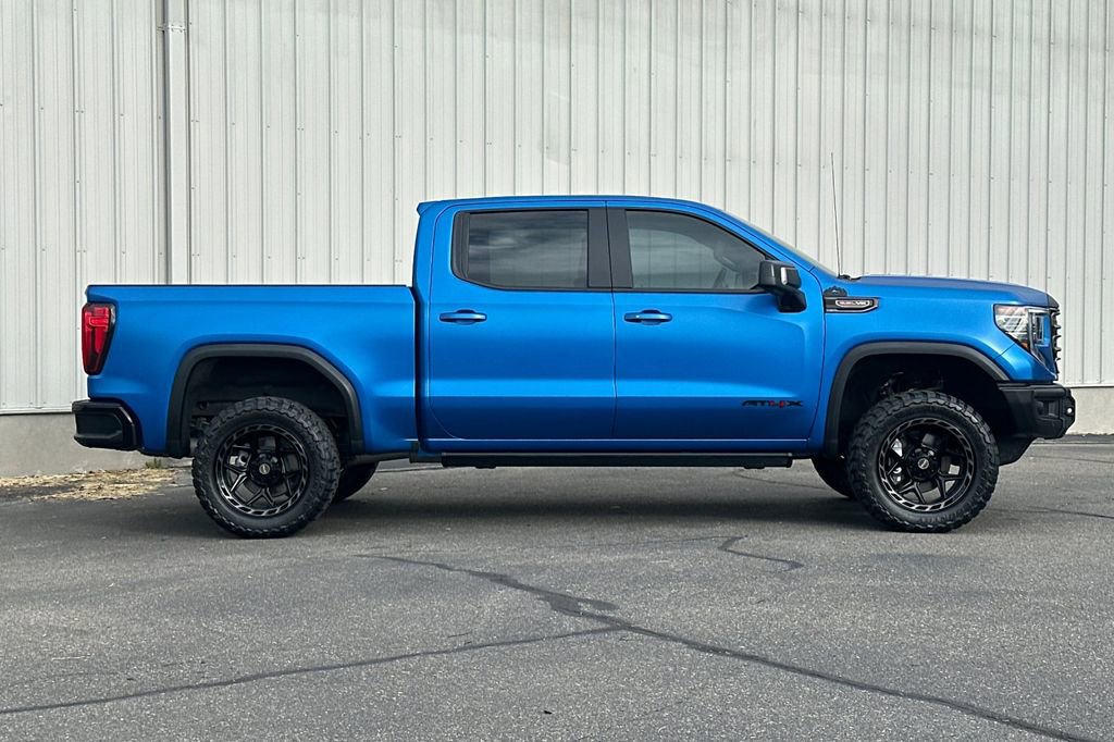 Used 2023 GMC Sierra 1500 AT4X image 3