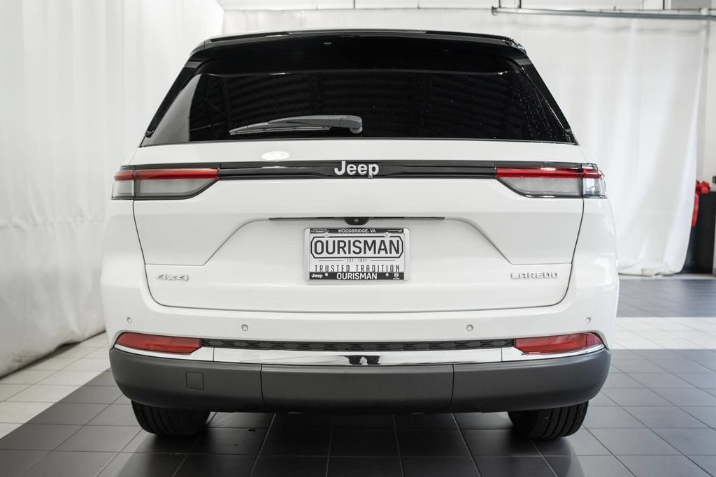 Certified 2023 Jeep Grand Cherokee Laredo w/ Luxury Tech Group I AWD/4WD image 4