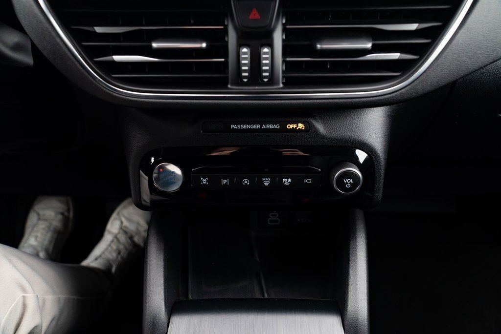 Used 2024 Ford Escape Platinum image 16