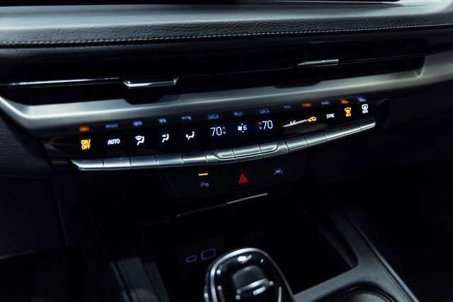 Used 2025 Cadillac XT4 Premium Luxury image 17