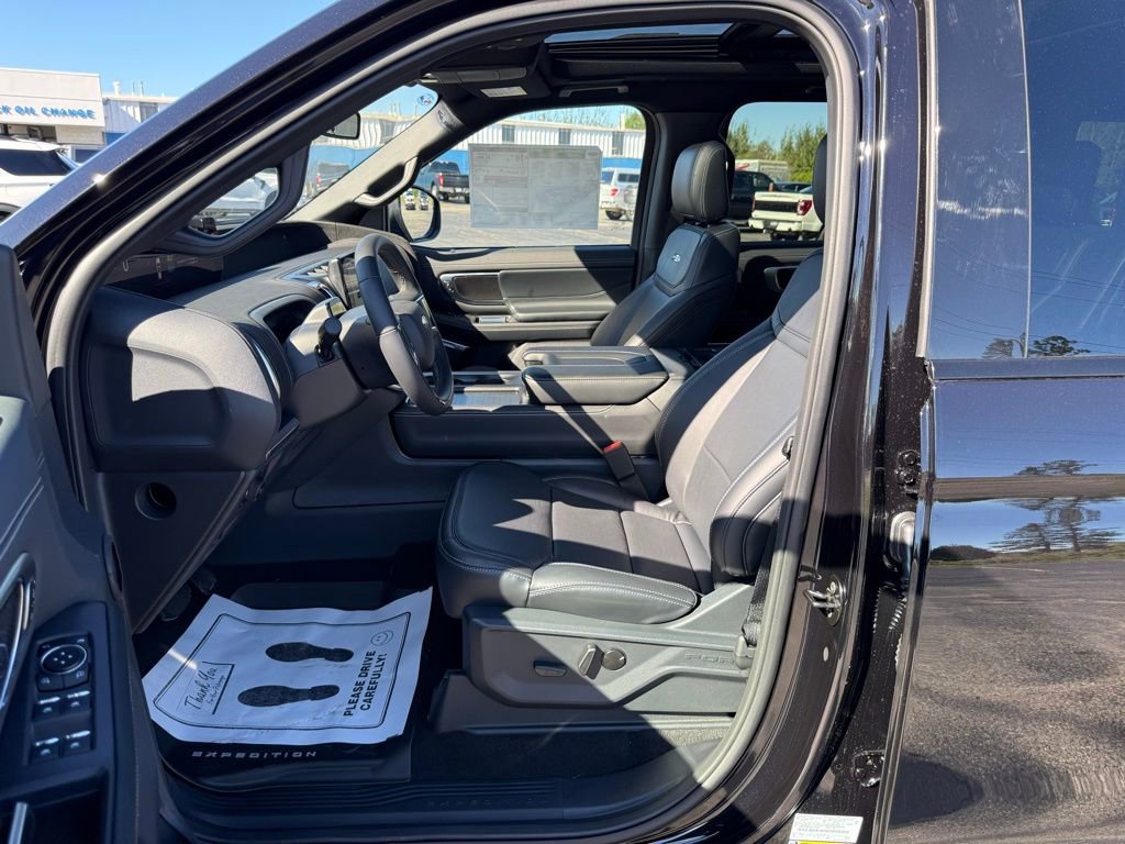 New 2025 Ford Expedition Max Platinum w/ Stealth Performance Package image 9