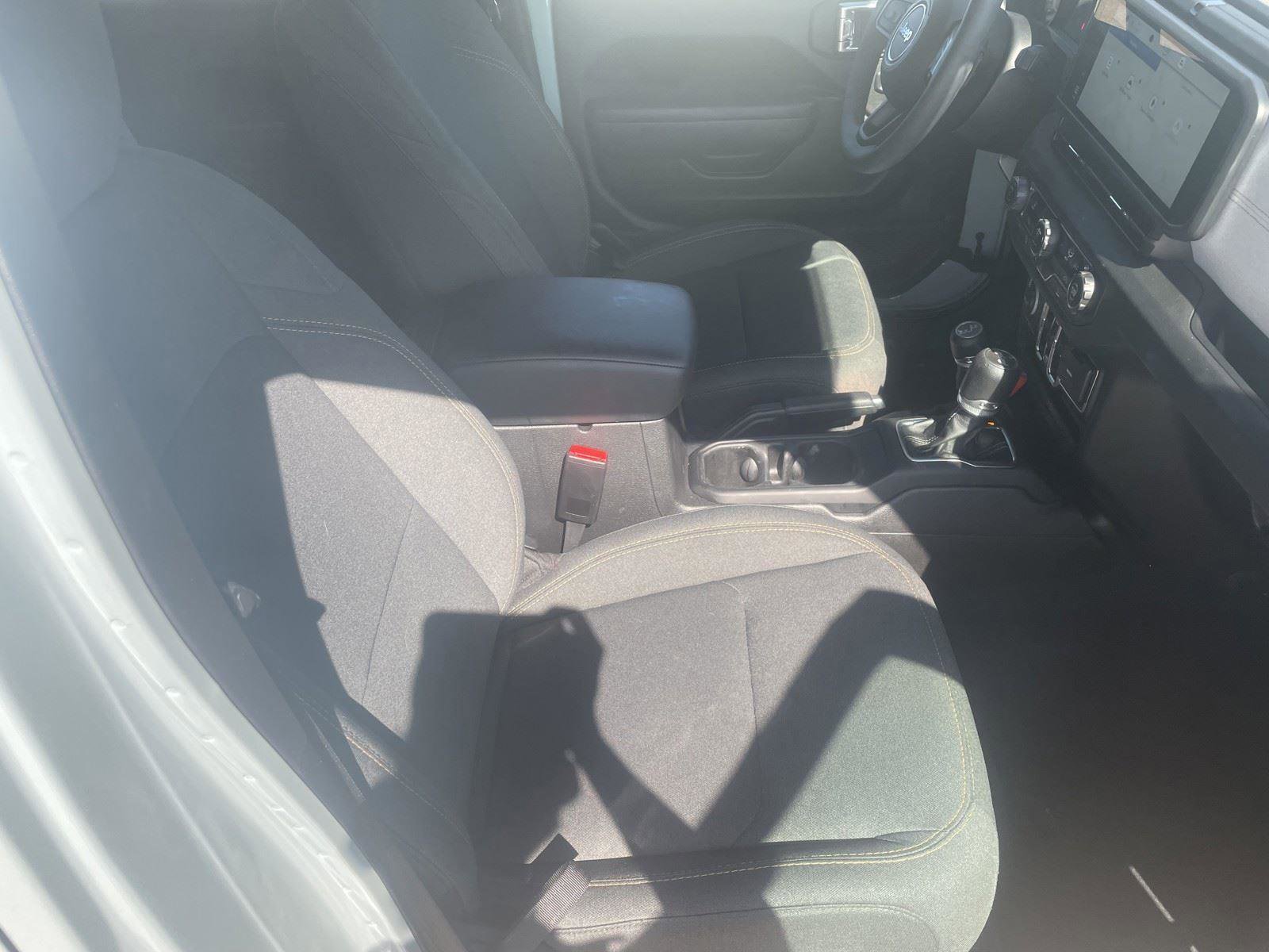 Used 2024 Jeep Wrangler Sport S image 30