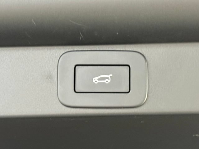 Used 2023 Land Rover Range Rover SE AWD/4WD image 18