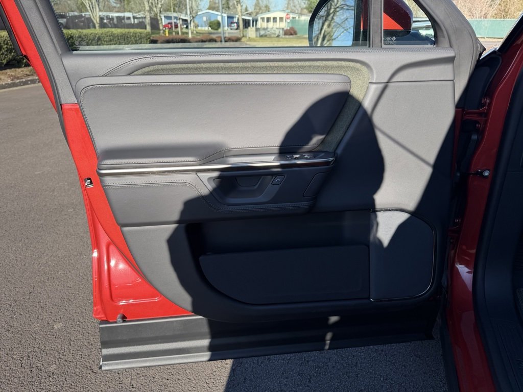 Used 2025 Rivian R1T Adventure image 12