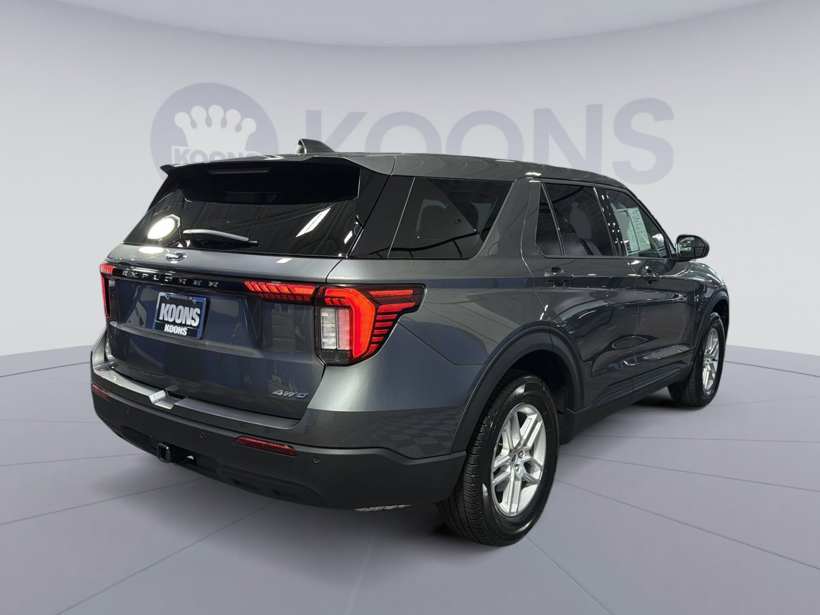 Used 2026 Ford Explorer Active AWD/4WD image 7