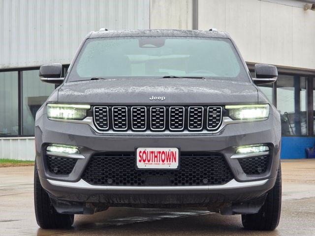 Certified 2022 Jeep Grand Cherokee Summit w/ Adv Protech Group IV AWD/4WD image 2