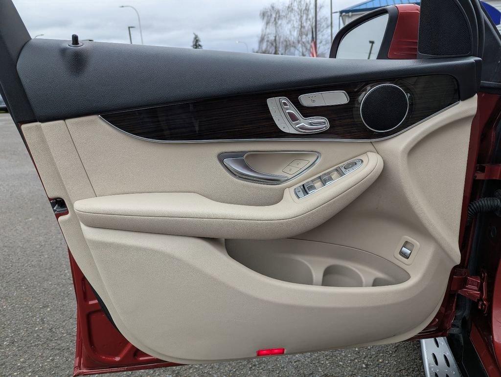Used 2018 Mercedes-Benz GLC 300 4MATIC image 10